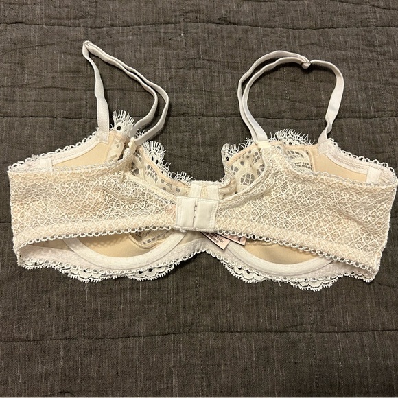 Victoria’s Secret bra - Picture 9 of 9